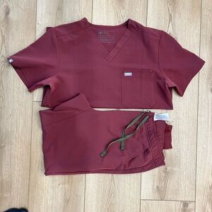 Figs Dark Cherry Scrub Ensemble- men’s medium